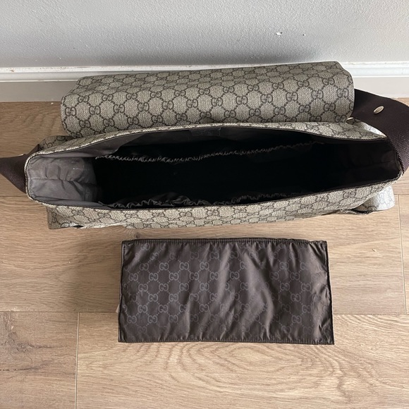 GUCCI Plus Diaper Bag - Picture 5 of 8